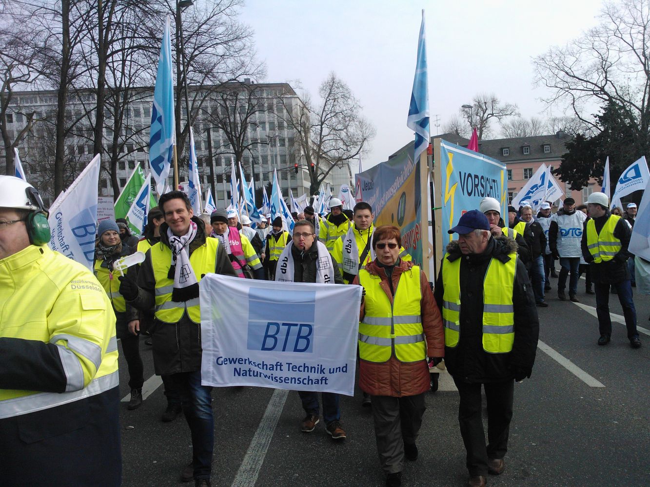 BTB-NRW beim Streik in Düsseldorf