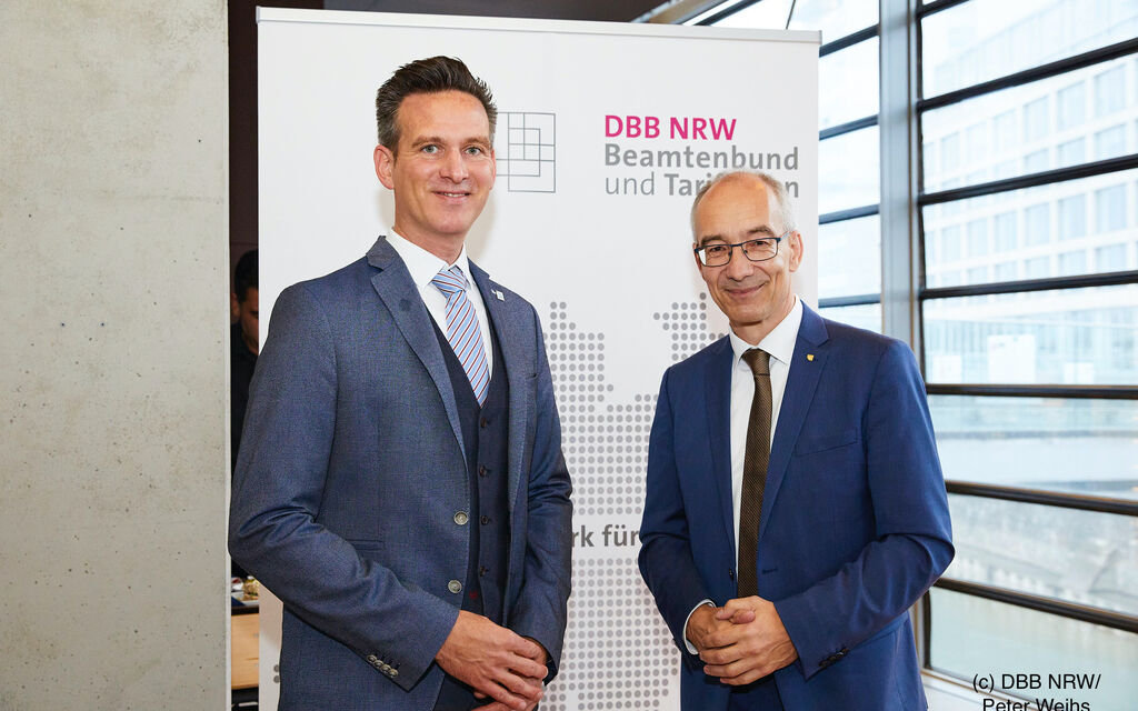 Landesvorsitzender des BTB NRW Jürgen Thier und Landesvorsitzender des DBB NRW Roland Staude (c) dbb nrw